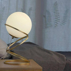 Lampada Da Tavolo Minimalista Lume In Metallo Bronzo Con Sfera In Vetro